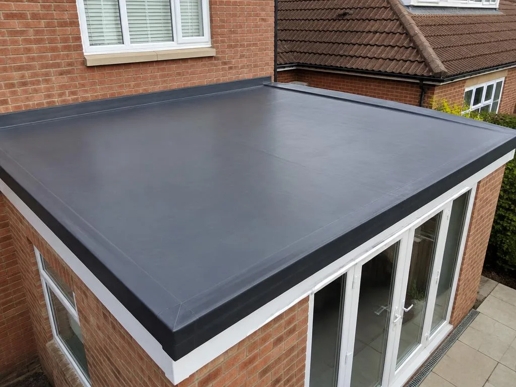 Flat rubber roof on a house extension